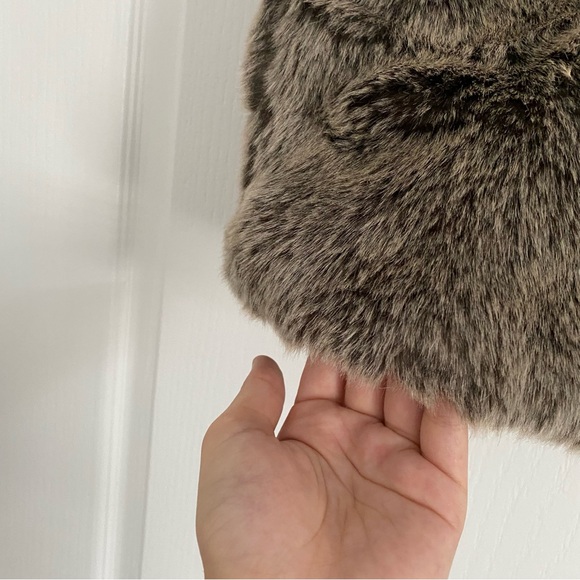 TALULA | Park slope faux fur vest - Picture 7 of 12